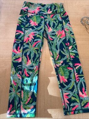 Lilly Pulitzer Luxletic Weekender High-Rise Crop Leggings Secret Escape